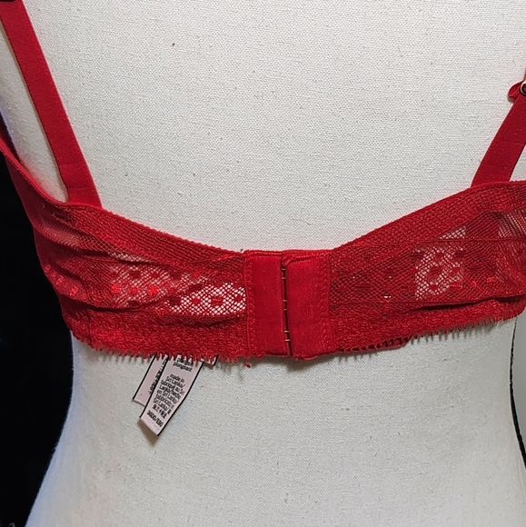 victoriabSecret Elegant Red Lace Bralette - Picture 13 of 16